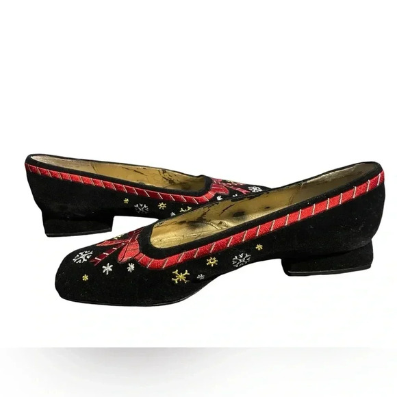 Vintage NINA 80's Black velvet embroidered holiday novelty flats - Picture 3 of 4